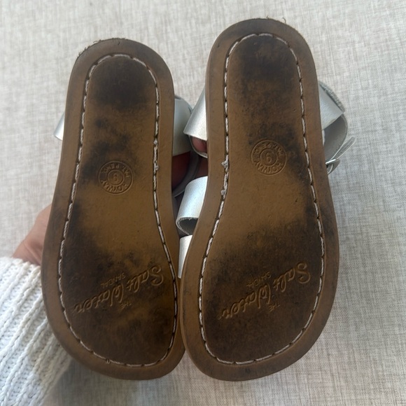 Saltwater toddler Sandal Hoy‎ classic leather silver Toddler size 9 - Picture 3 of 8